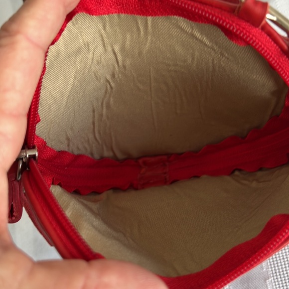 VERA PELLE HEART SHAPED CROSSBODY - Picture 4 of 6